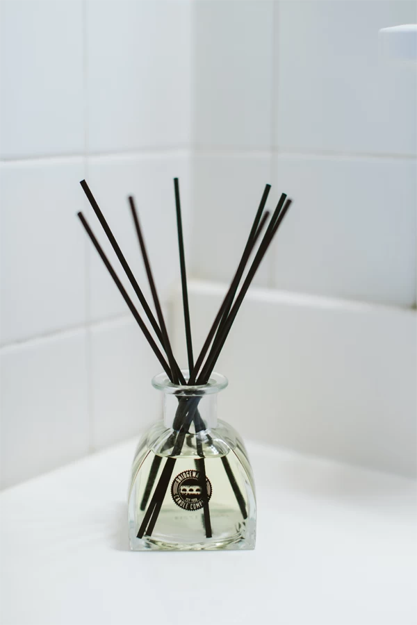 Geurstokjes Lavender Lane 120ml - Bridgewater 4 Geurstokjes Lavender Lane 120ml - Bridgewater - Afbeelding 2